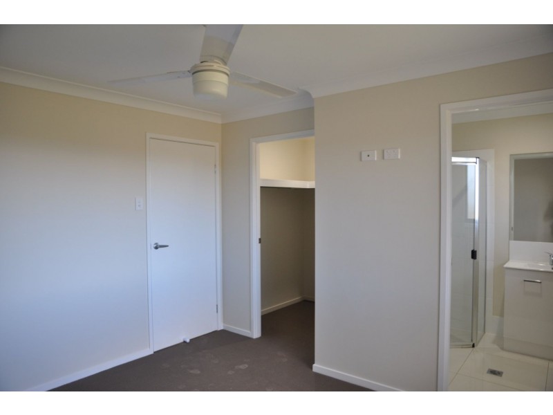 Unit 2/26 Ridge Drive, Cambooya QLD 4358