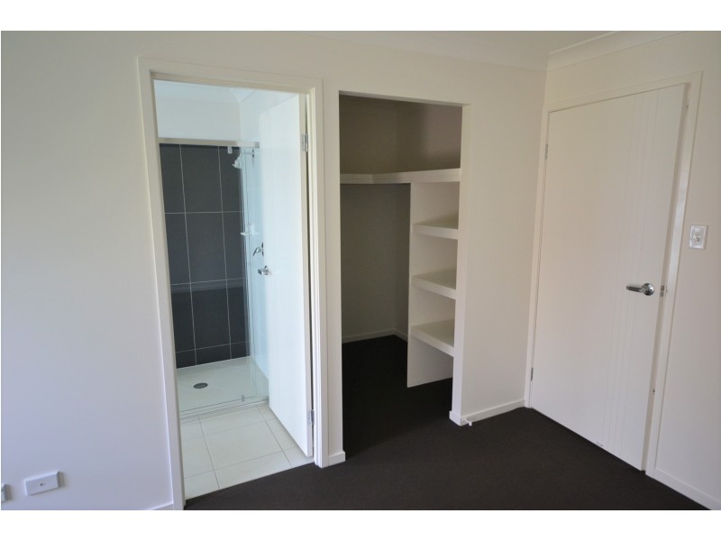 24 Farrer Street, Cranley QLD 4350
