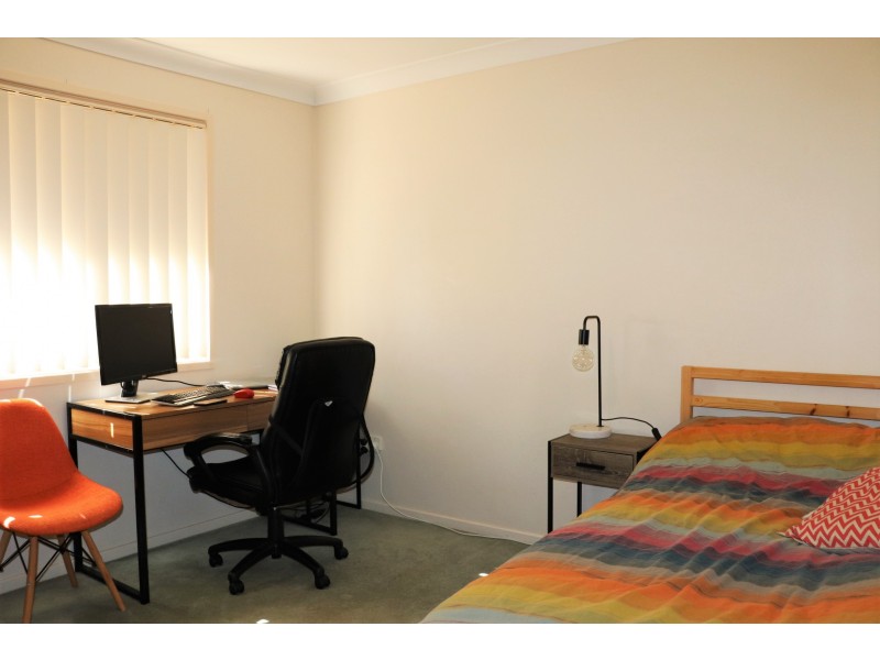 2 Zinnia Court, Middle Ridge QLD 4350