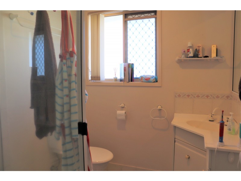 2 Zinnia Court, Middle Ridge QLD 4350