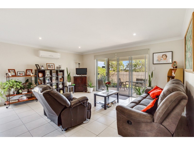 33 Westview Drive, Mount Kynoch QLD 4350