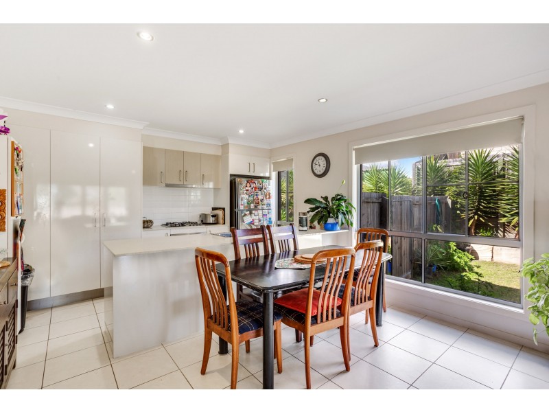 33 Westview Drive, Mount Kynoch QLD 4350