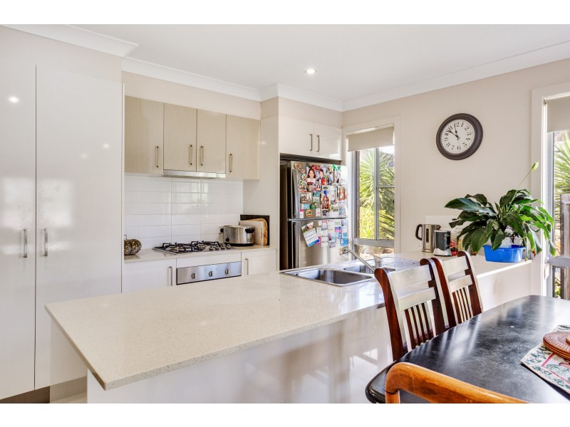 33 Westview Drive, Mount Kynoch QLD 4350