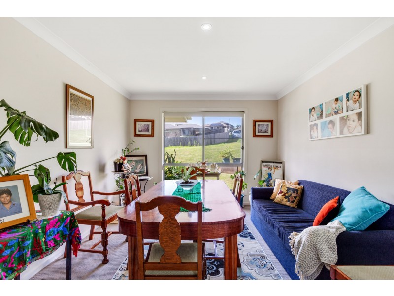 33 Westview Drive, Mount Kynoch QLD 4350
