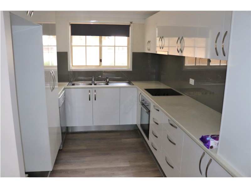 Unit 1/475 Bridge Street, Wilsonton QLD 4350