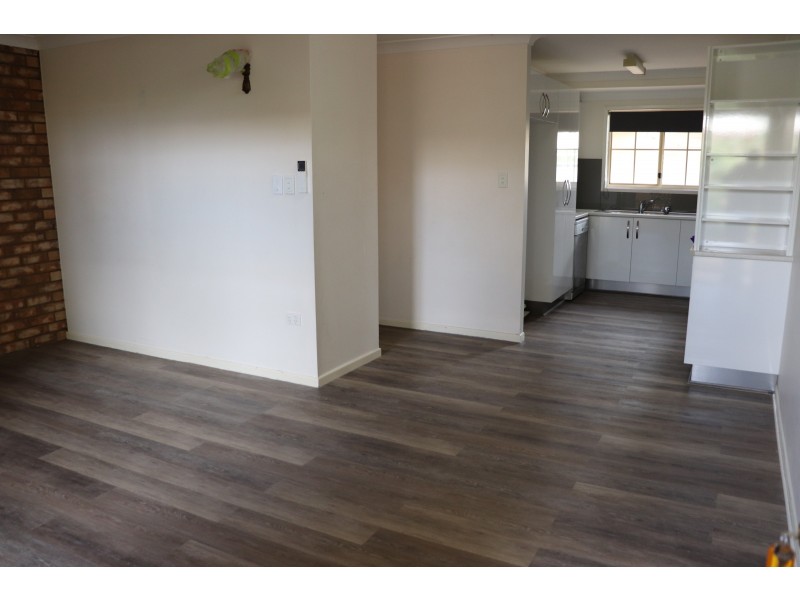 Unit 1/475 Bridge Street, Wilsonton QLD 4350