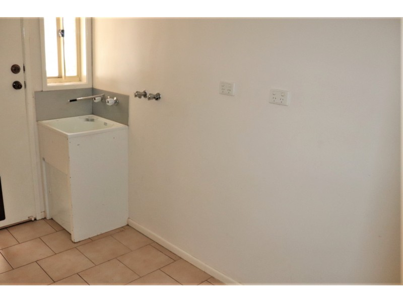 Unit 1/475 Bridge Street, Wilsonton QLD 4350