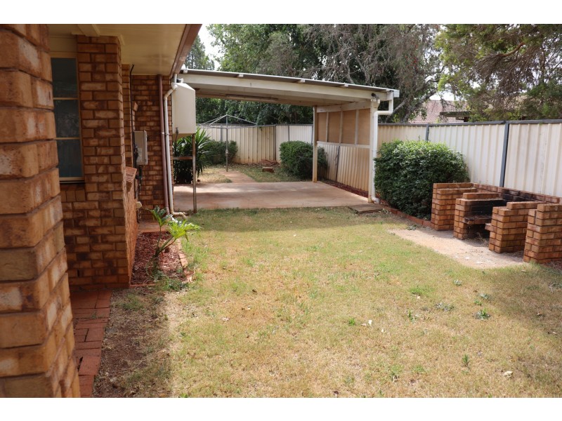 Unit 1/475 Bridge Street, Wilsonton QLD 4350