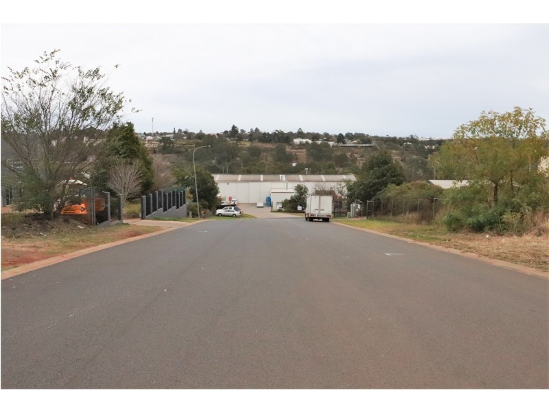 3 Civil Court, Harlaxton QLD 4350