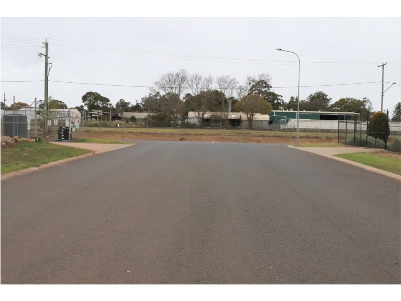 3 Civil Court, Harlaxton QLD 4350