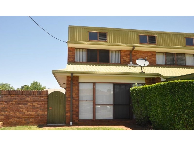 Unit 8/92 West Street, Newtown QLD 4350