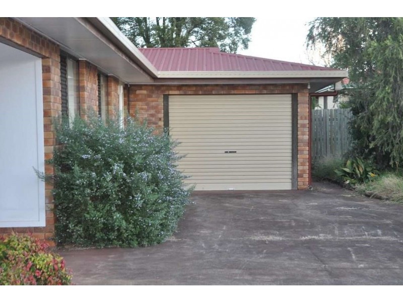 Unit 2/2 Storey Street, Centenary Heights QLD 4350