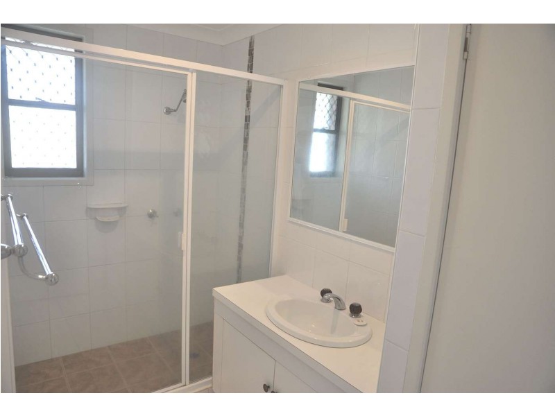 Unit 2/2 Storey Street, Centenary Heights QLD 4350