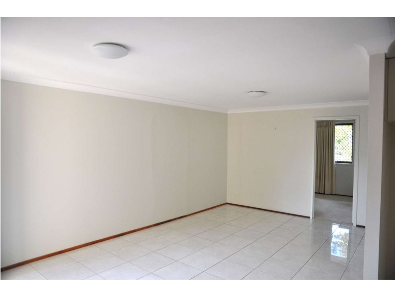 Unit 2/2 Storey Street, Centenary Heights QLD 4350