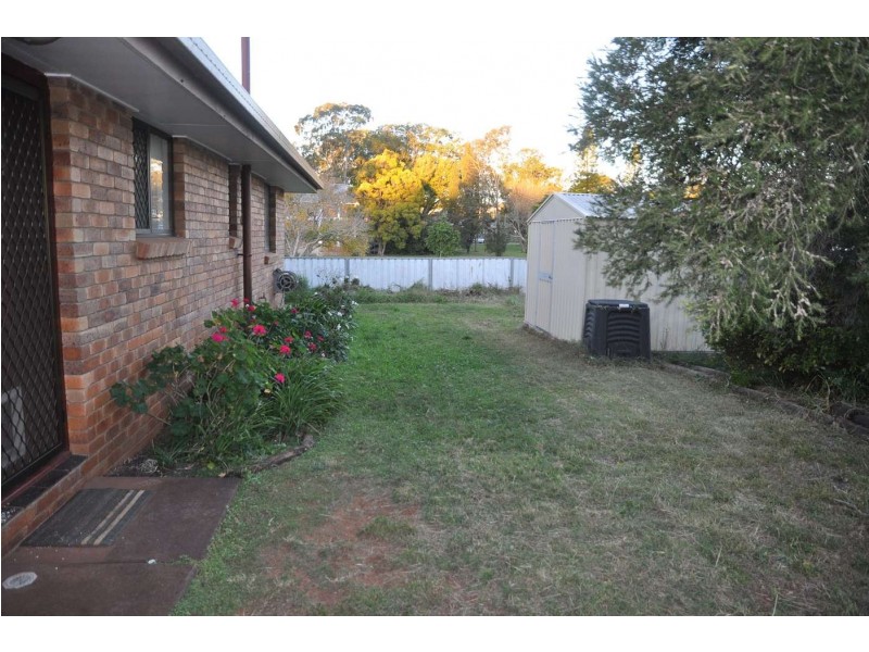 Unit 2/2 Storey Street, Centenary Heights QLD 4350