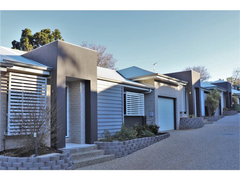 Unit 4/25-27 Kitchener Street, East Toowoomba QLD 4350