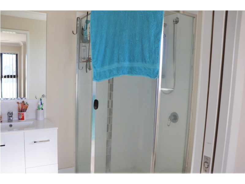 Unit 1/17 Weebah Place, Cambooya QLD 4358