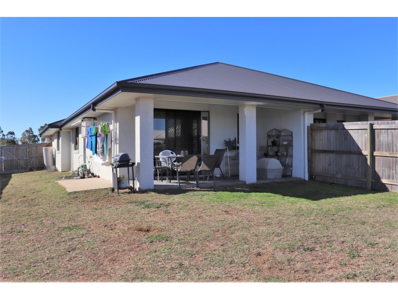 Unit 1/17 Weebah Place, Cambooya QLD 4358