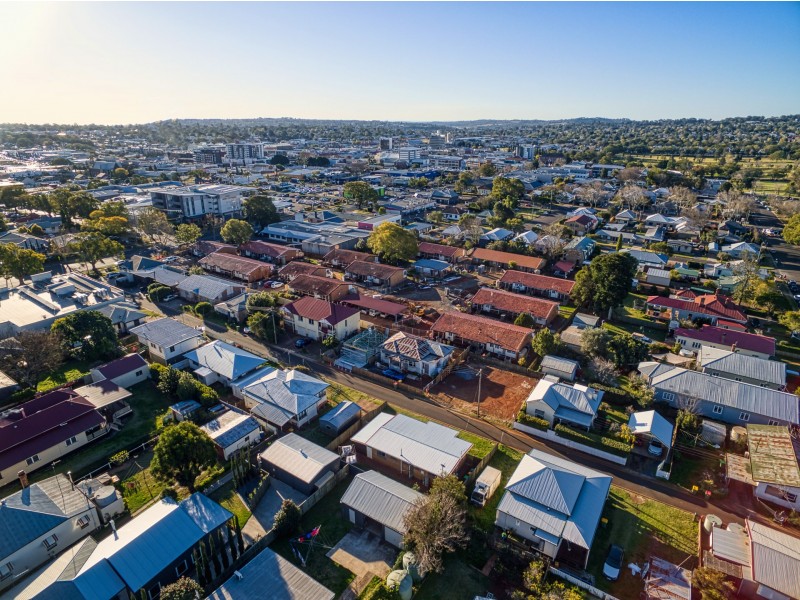 3 Frederick Street, East Toowoomba QLD 4350