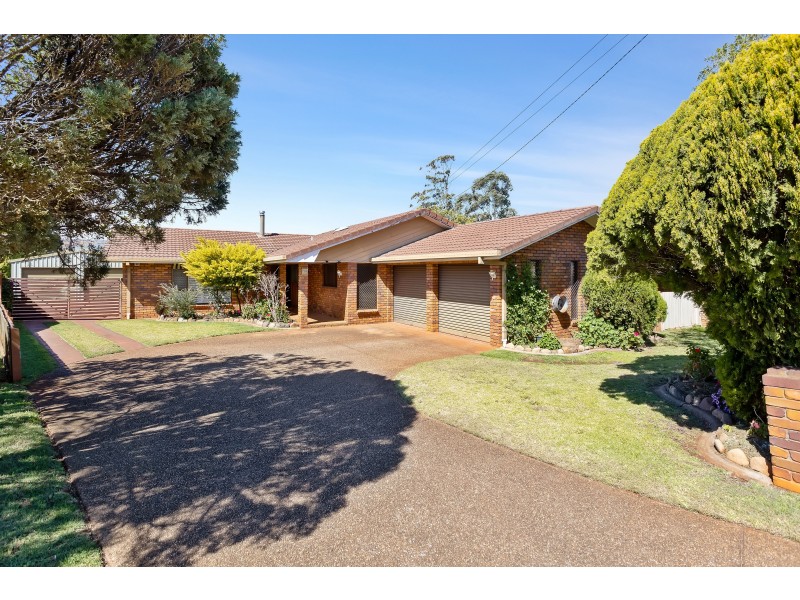 6B Mott Crescent, Rockville QLD 4350