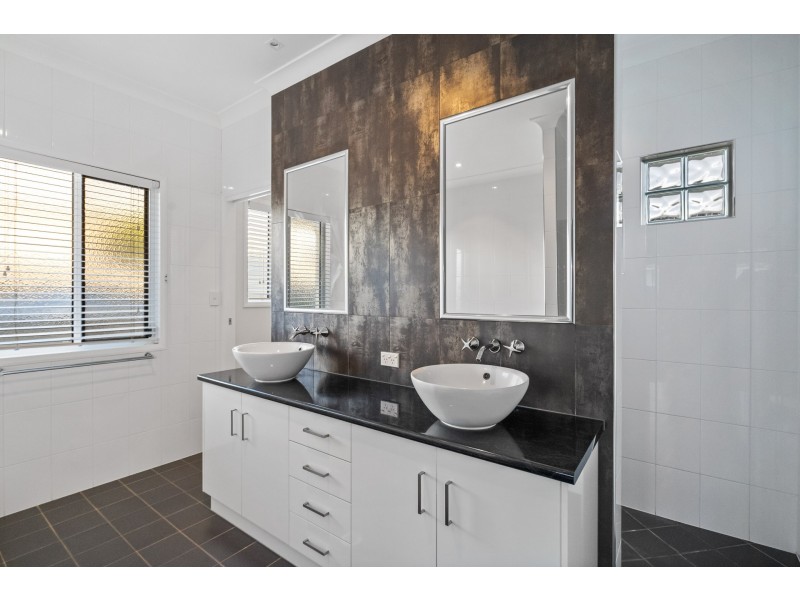 10 Beardsworth Court, Middle Ridge QLD 4350