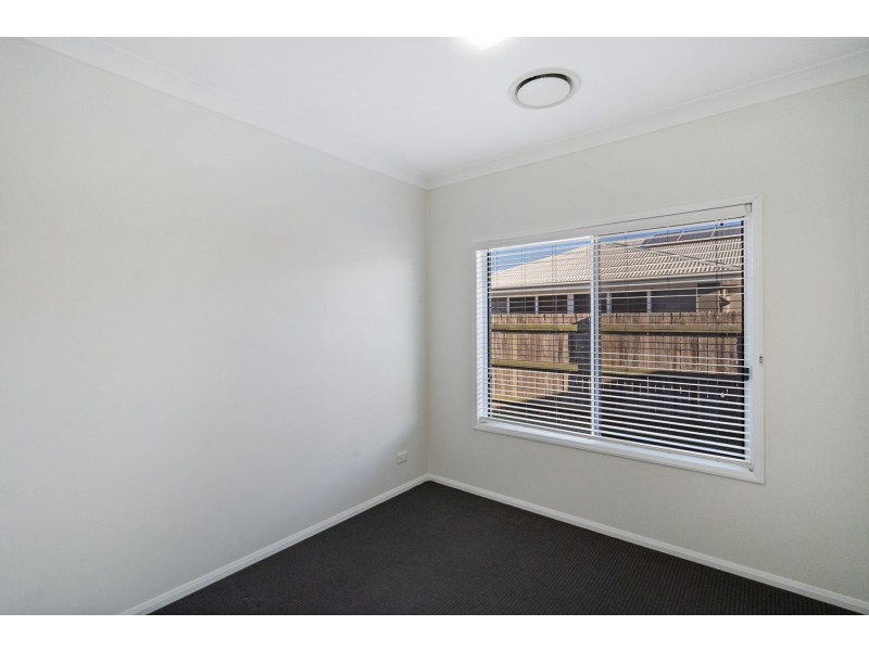 10 Beardsworth Court, Middle Ridge QLD 4350