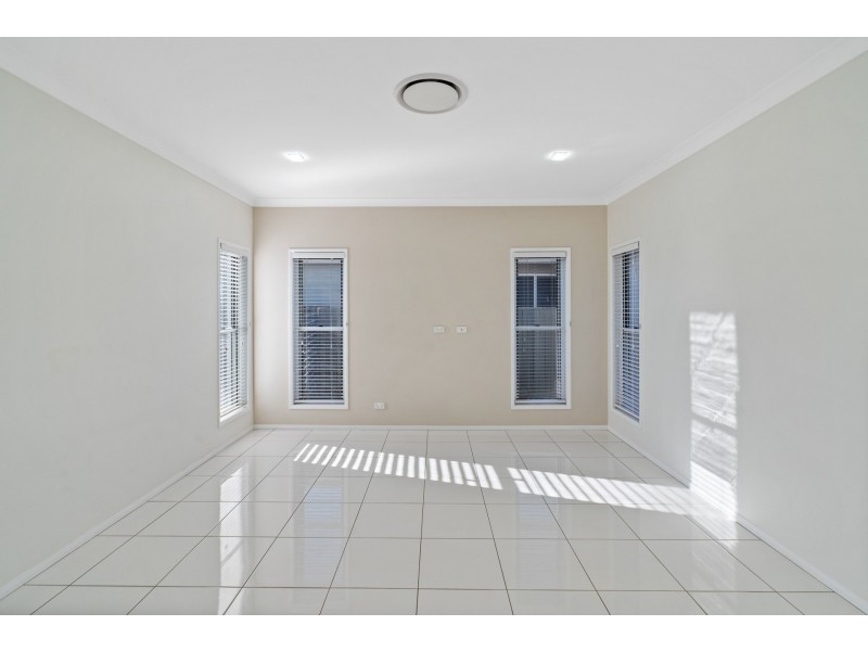 10 Beardsworth Court, Middle Ridge QLD 4350