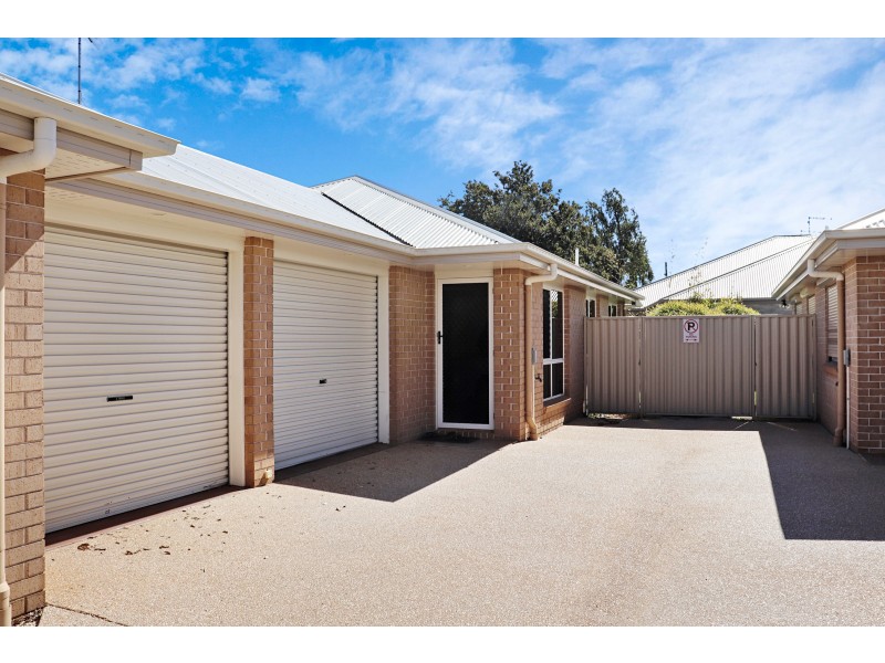 Unit 2/3 Phyllis Street, Harristown QLD 4350