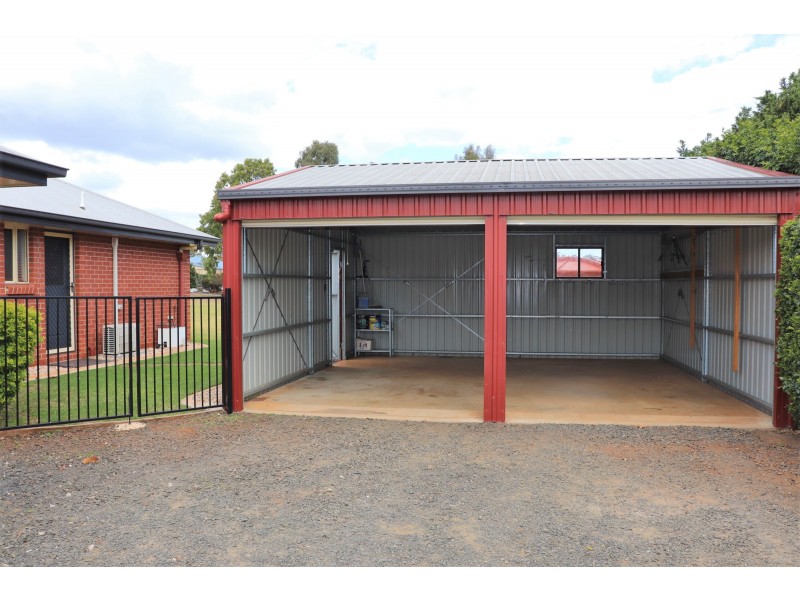 15 McLachlan Drive, Highfields QLD 4352