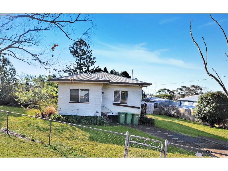 173 Jellicoe Street, Newtown QLD 4350