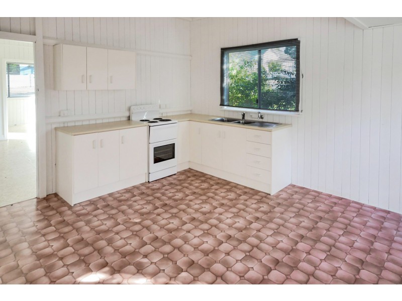 173 Jellicoe Street, Newtown QLD 4350