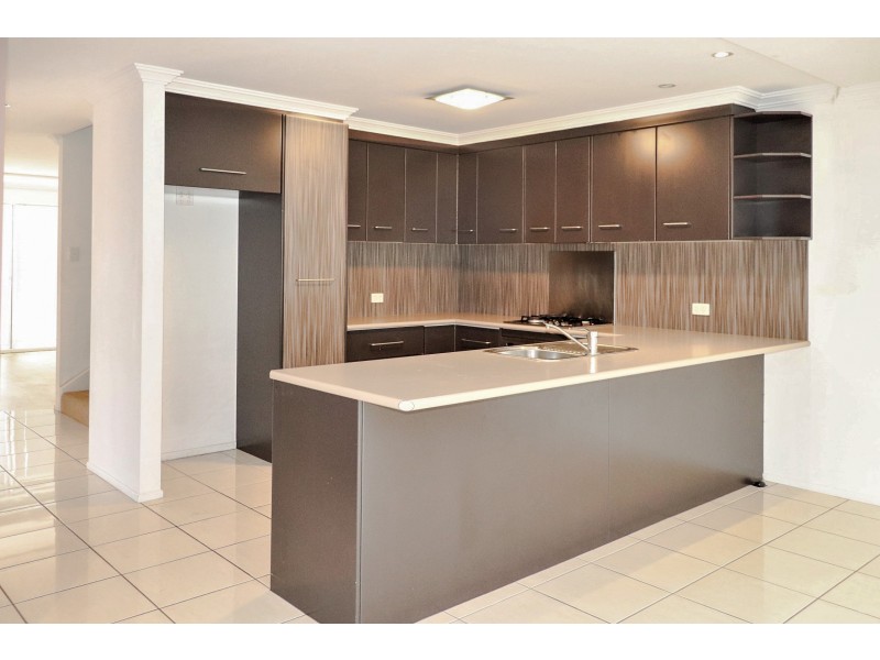 Unit 5/19B Gladstone Street, Newtown QLD 4350