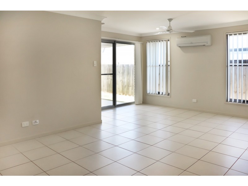 Unit 2/5 Cardamon Crescent, Glenvale QLD 4350