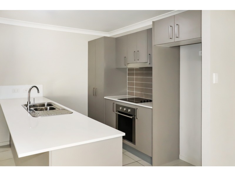 Unit 2/5 Cardamon Crescent, Glenvale QLD 4350