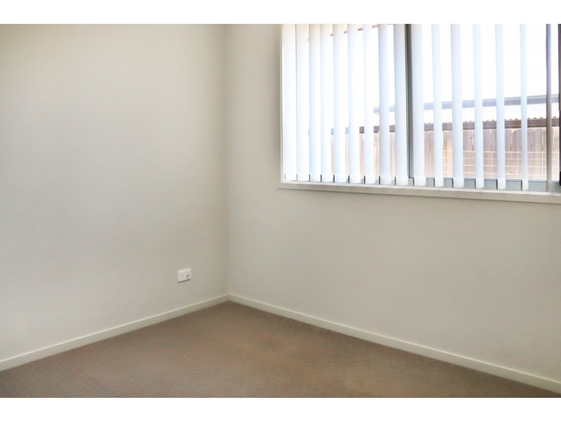 Unit 2/5 Cardamon Crescent, Glenvale QLD 4350