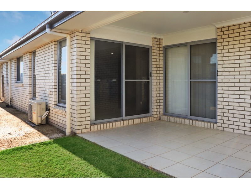 Unit 2/5 Cardamon Crescent, Glenvale QLD 4350