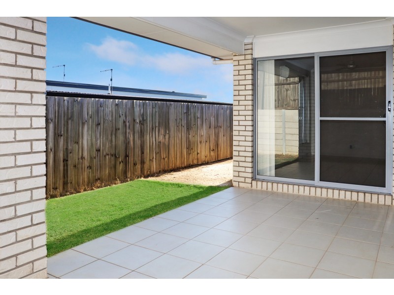 Unit 2/5 Cardamon Crescent, Glenvale QLD 4350