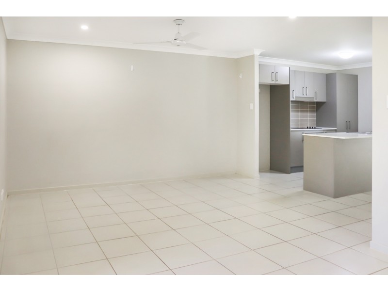 Unit 1/23 Cardamon Crescent, Glenvale QLD 4350