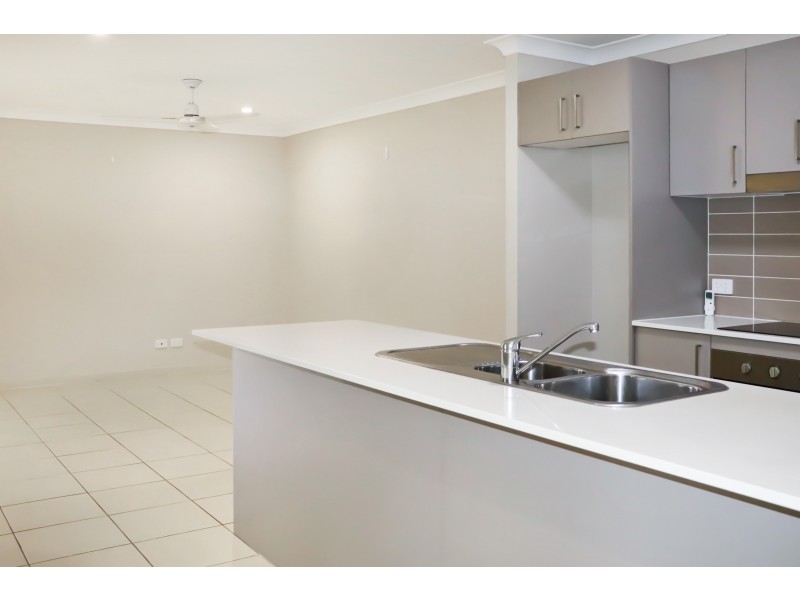 Unit 1/23 Cardamon Crescent, Glenvale QLD 4350