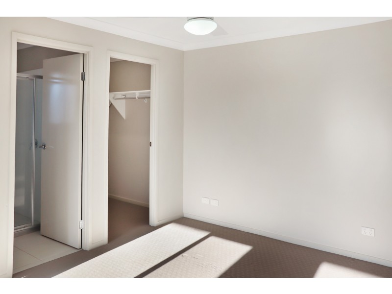 Unit 1/23 Cardamon Crescent, Glenvale QLD 4350