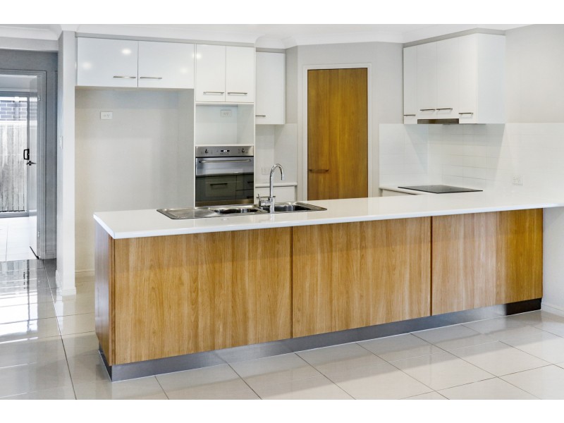 89 Entabeni Drive, Kearneys Spring QLD 4350