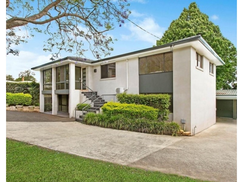 36 Range Street, Mount Lofty QLD 4350