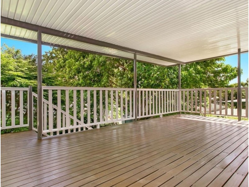 36 Range Street, Mount Lofty QLD 4350