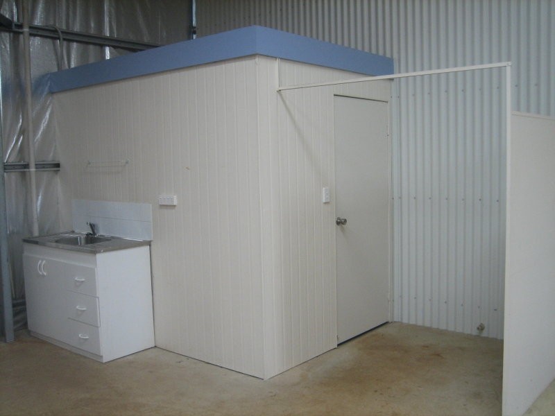 Shed 2/9 Progress Court, Harlaxton QLD 4350