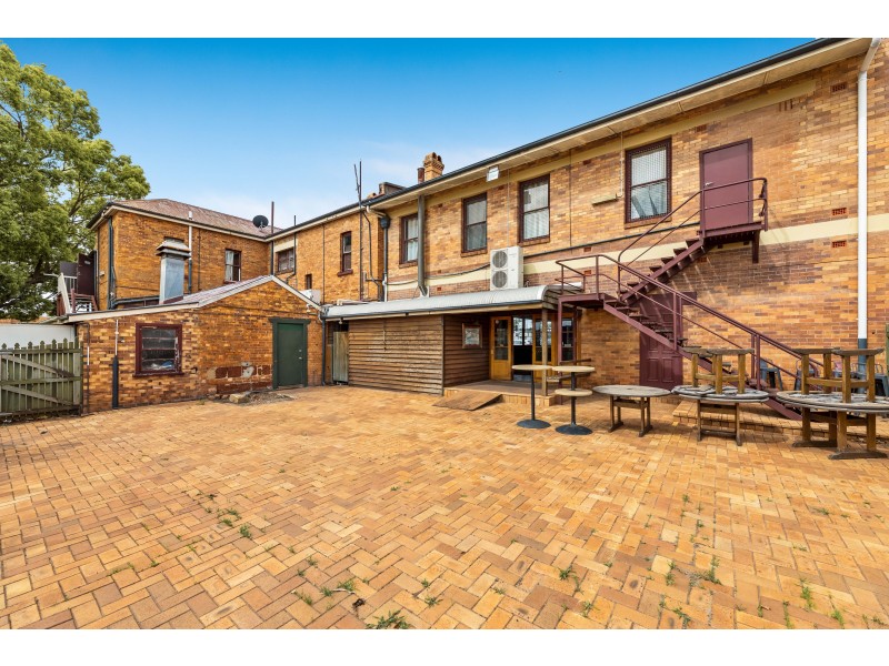 633 Ruthven Street, South Toowoomba QLD 4350