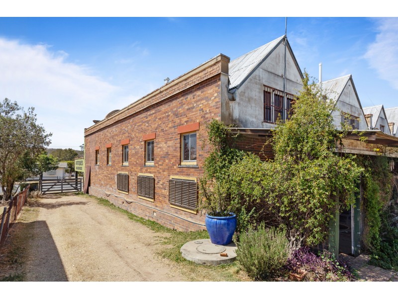 1 Thallon Street, Crows Nest QLD 4355