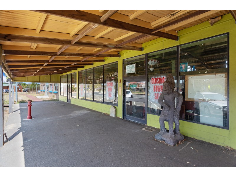 1 Thallon Street, Crows Nest QLD 4355