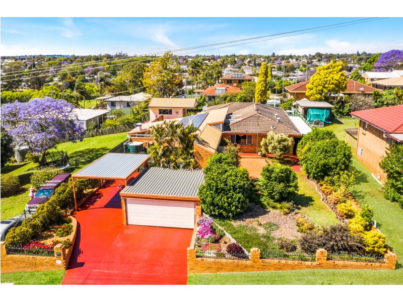 242 North Street, Rockville QLD 4350