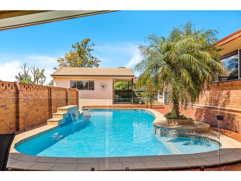 242 North Street, Rockville QLD 4350