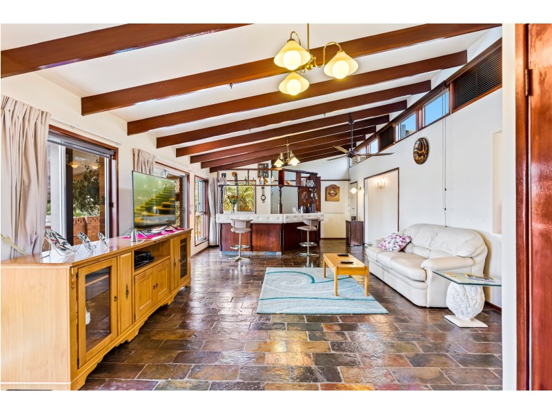 242 North Street, Rockville QLD 4350